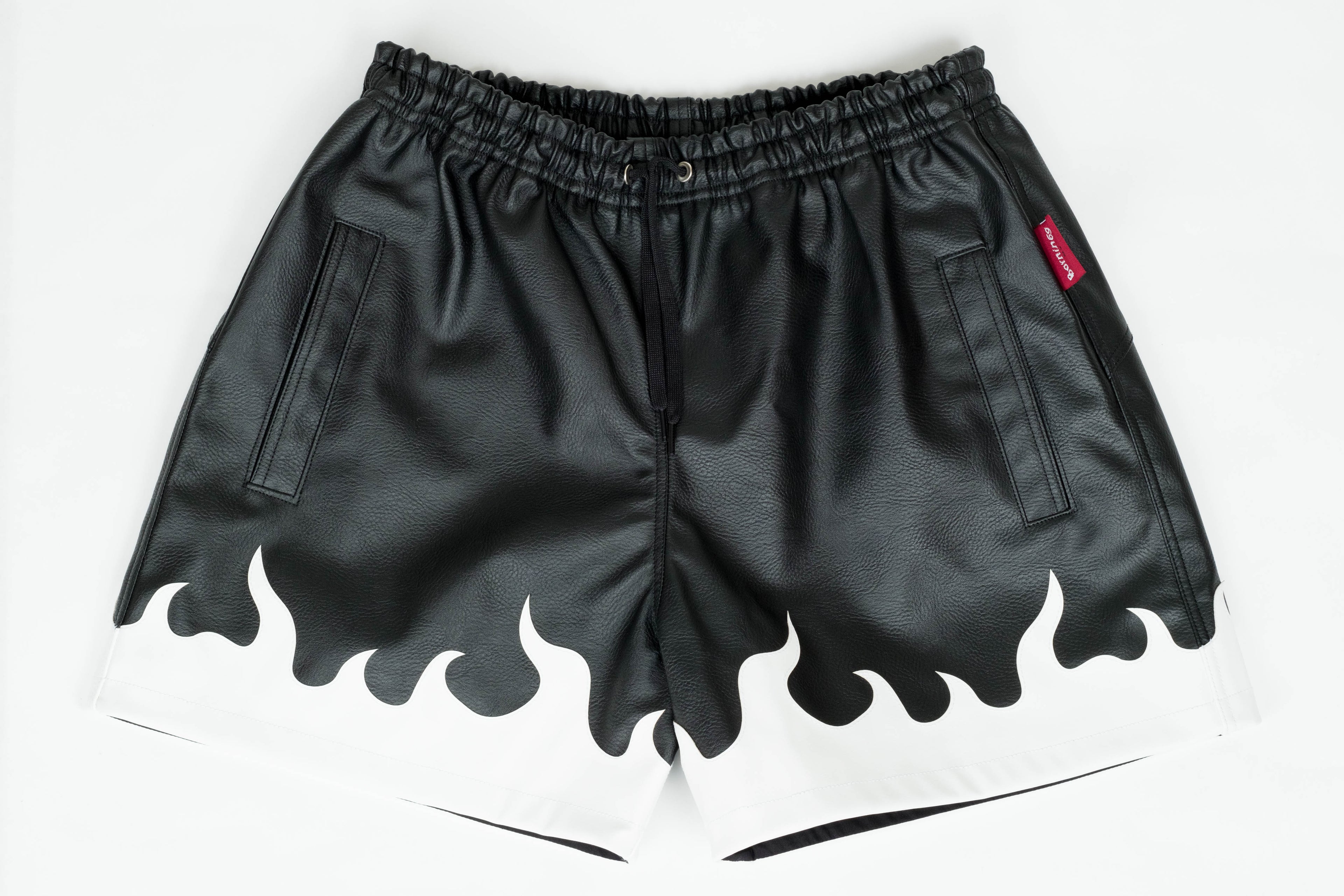 black shorts flama BORN IN 69