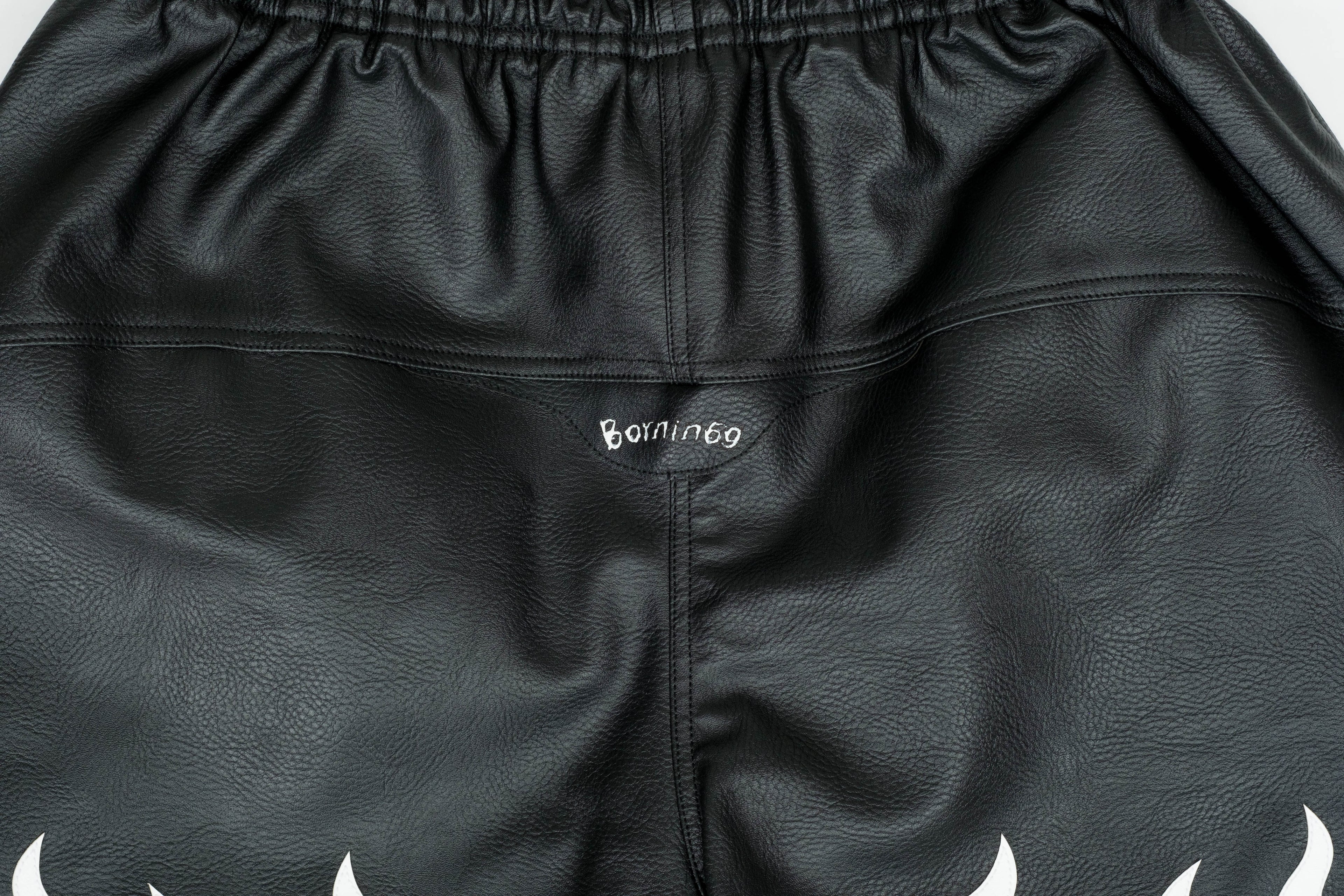 black shorts flama BORN IN 69
