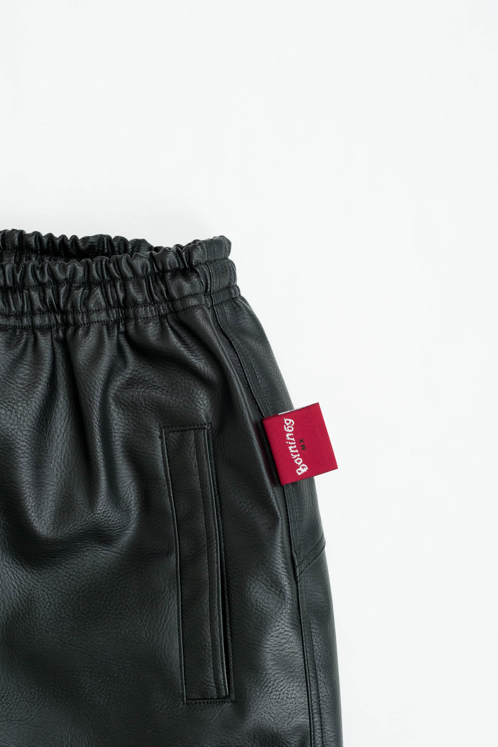 black shorts flama BORN IN 69
