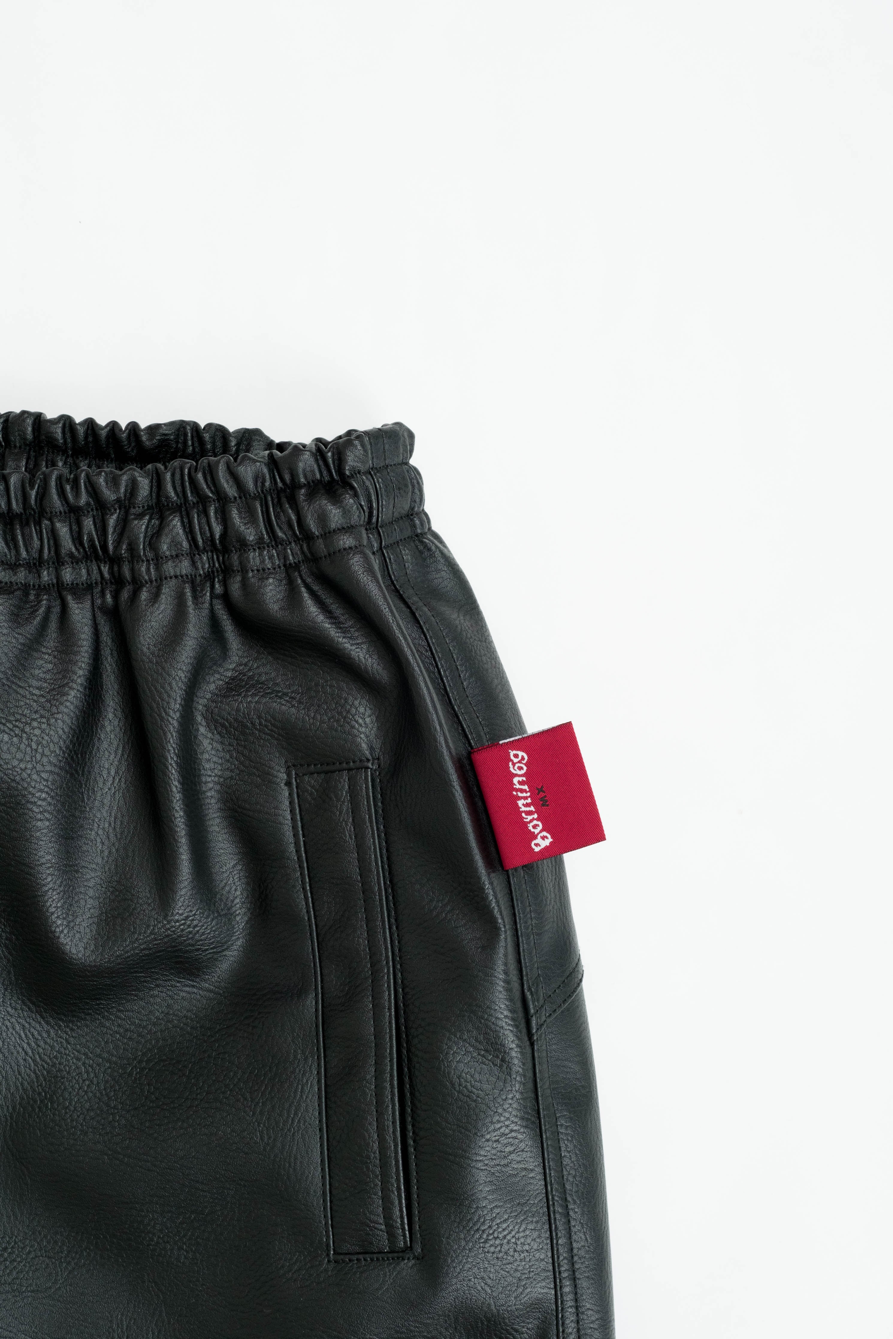 black shorts flama BORN IN 69